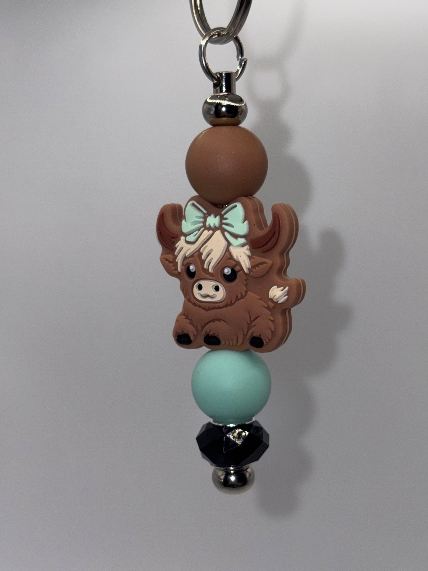 Highland Cow Keychain with Mint Bow – Sweet, Stylish & Adorable