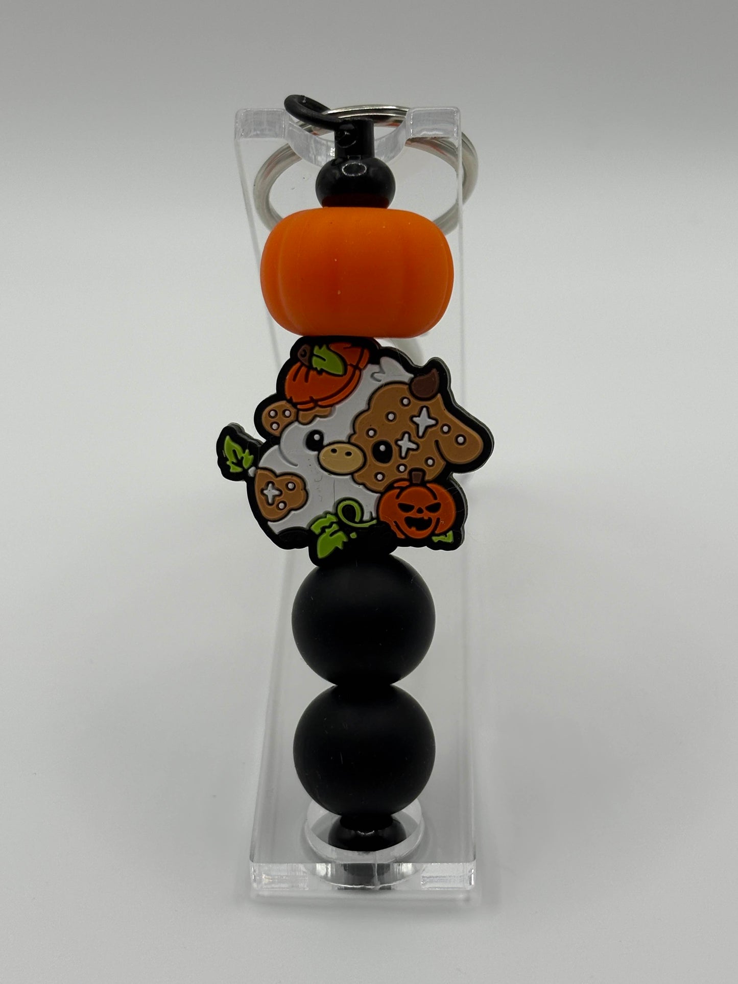 Fall Highland Cow Keychain – Autumn Vibes & Pumpkin Spice Moo-ds